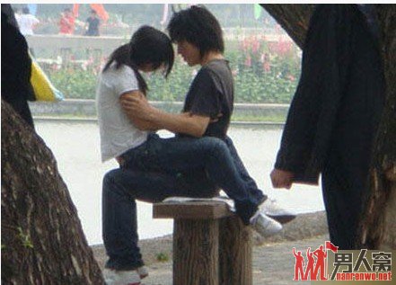 无敌美女街头大奋战 挑战视觉底线