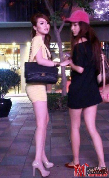 无敌美女街头大奋战 挑战视觉底线