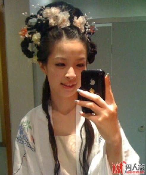 “最美辅导员”走红网络 网友大叹毕业太早了