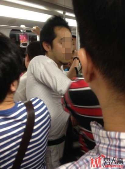 网友“葛力Ryge”拍下的事发场景