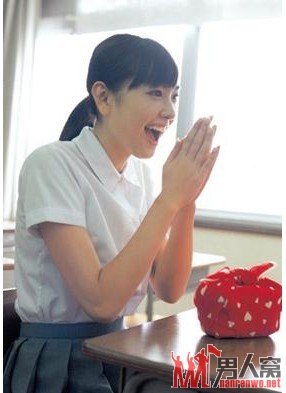 日本早熟女学生成熟诱人的一面 