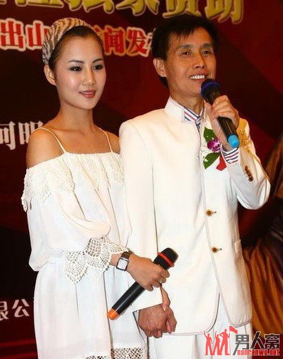 邓建国的娇妻黄梓琪