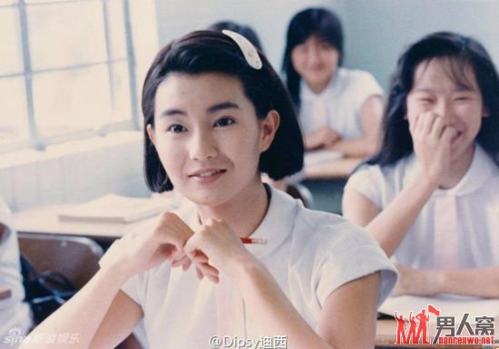 张曼玉齐肩发白发卡青葱无比