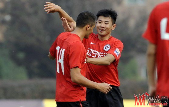 2012赛季中超联赛：辽宁4-0杭州 没有观众的比赛