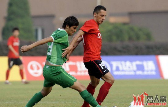 2012赛季中超联赛：辽宁4-0杭州 没有观众的比赛