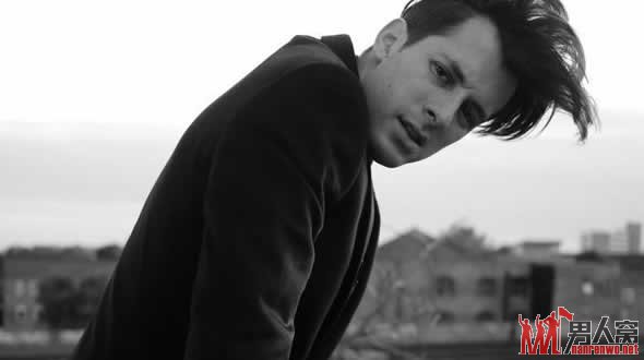 看聚光灯下的明星穿着 Mark Ronson 的穿衣经