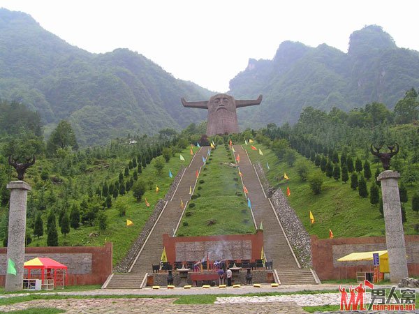 “天下第一仙山”武当山