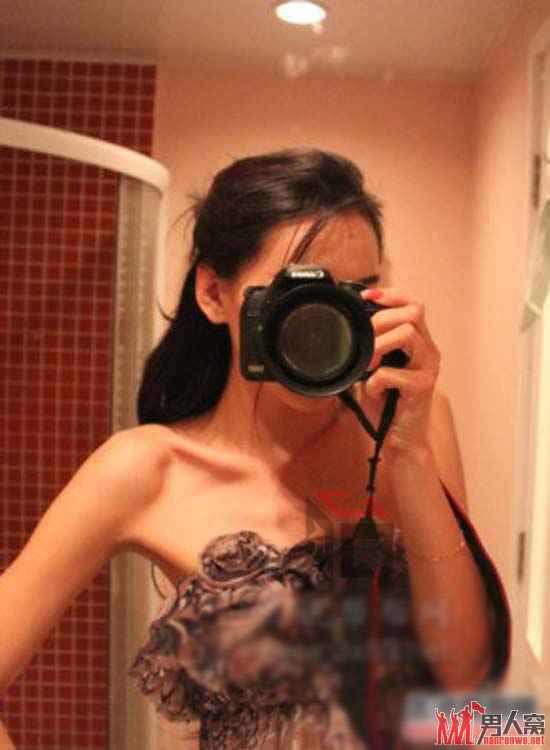 豪乳车模足球宝贝金美辛后台换装任人摆布