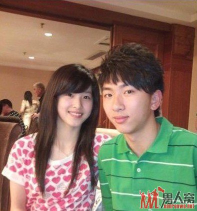 网传奶茶妹妹被屌丝男收了 网友大为愤怒