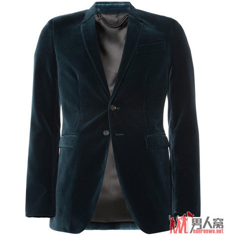 精致小礼服搭配技巧 时尚又不失风度