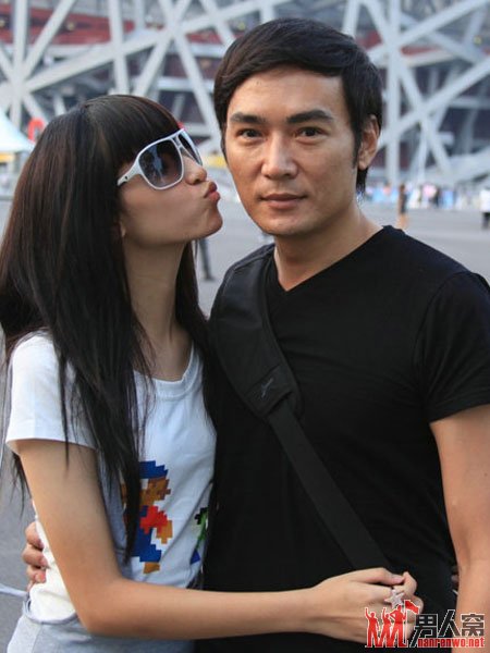 焦恩俊女儿亭亭玉立