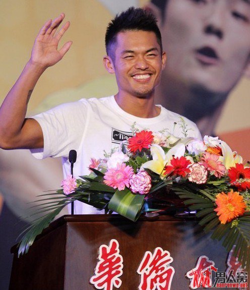 林丹被授予硕士学位成国羽首位现役硕士 再次澄清退役传言