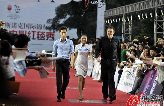 斯诺克国际锦标赛 丁俊晖领衔众星红毯秀