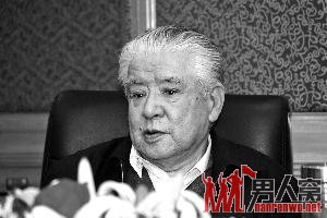 艺术家李默然去世 曾获白玉兰奖终身成就奖