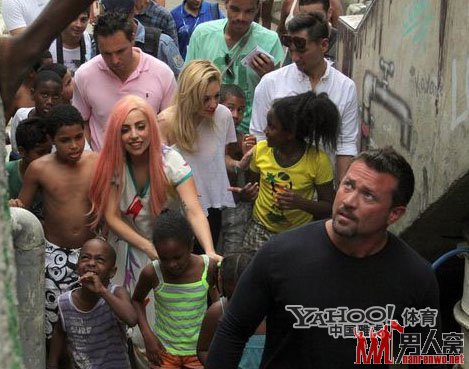 LadyGagaӵս۴Ը