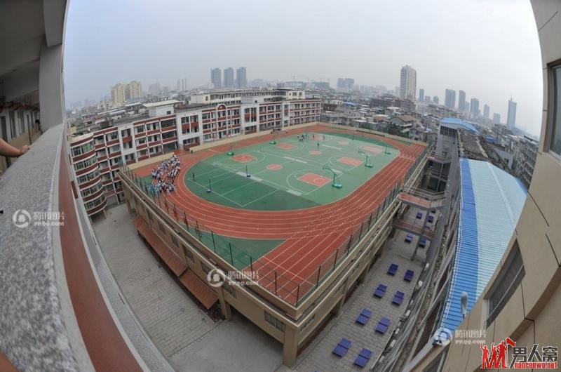 福建莆田南门学校新建3000万空中操场