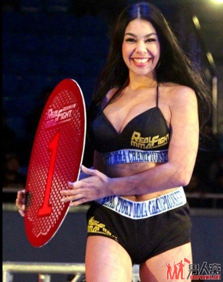 苍井空师妹山口荀子深沟豪乳亮相格斗大赛PK巴西乳神