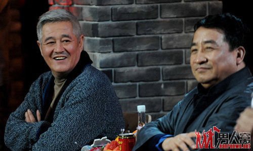 姜昆和赵本山观看《瞎子观灯》