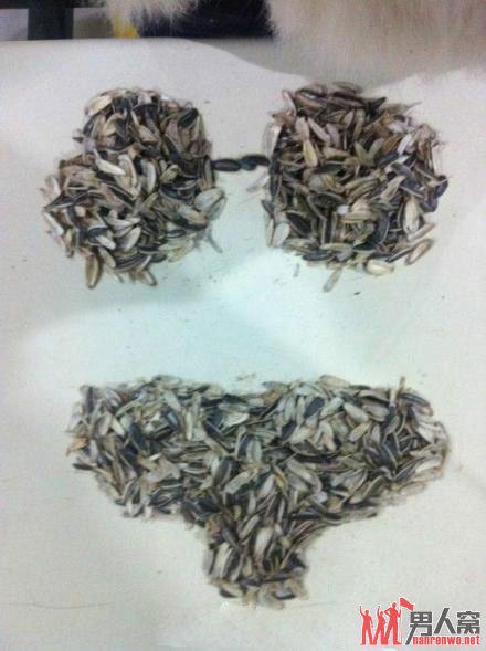 屌丝嗑瓜子也能吃出一种境界！你的境界呢