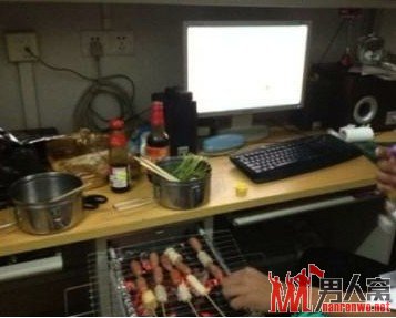 玩游戏玩到吃住一起您也是第一人了