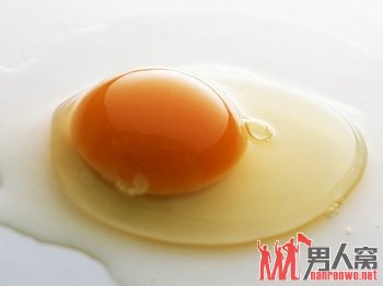 健康警惕：8种食物不能喝鸡蛋一起吃 会伤身丧命