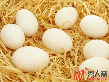 健康警惕：8种食物不能喝鸡蛋一起吃 会伤身丧命
