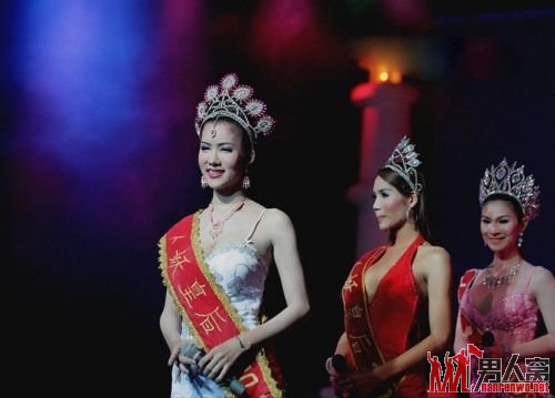 历届“人妖皇后”齐聚泰国芭堤雅，可谓盛况空前。媚眼如丝、环肥燕瘦的绝色“美女”堪称相当之惊艳。