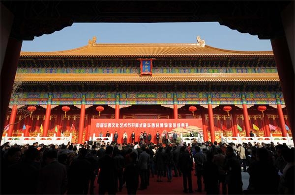 中国第一村华西村之旅：山寨遍地尽显奢华