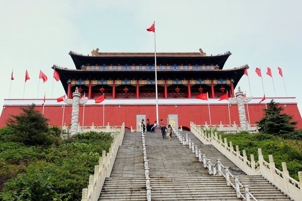 中国第一村华西村之旅：山寨遍地尽显奢华