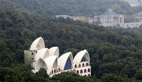 中国第一村华西村之旅：山寨遍地尽显奢华