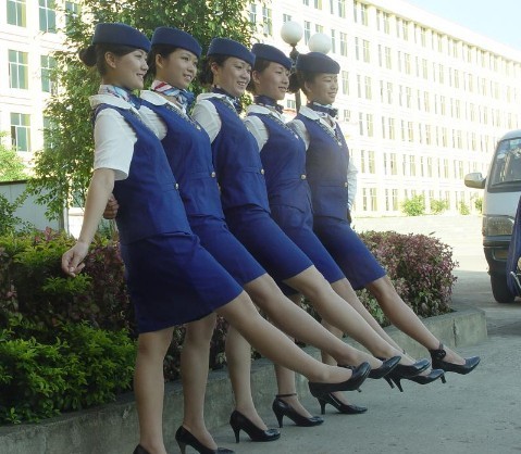 揭秘头等舱空姐的赚钱方式 月入超两万