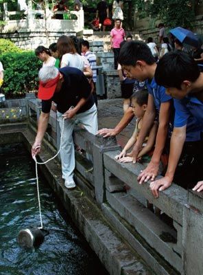 济南人的戏水生活 尽情地与水亲密接触