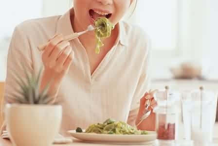 健康警惕：吃饭不注意 伤身又致癌
