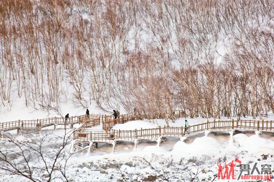 长白仙境：白雪覆盖的大地 天池上的迷雾