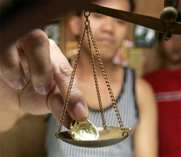耀眼黄金的背后：淘金者的真实生活