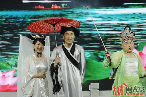 小沈阳夫妇和程野则准备了“东北小品白娘子”。