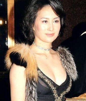 赌王六位混血千金惊艳照 男人心中的女神