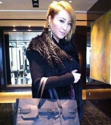 赌王六位混血千金惊艳照 男人心中的女神
