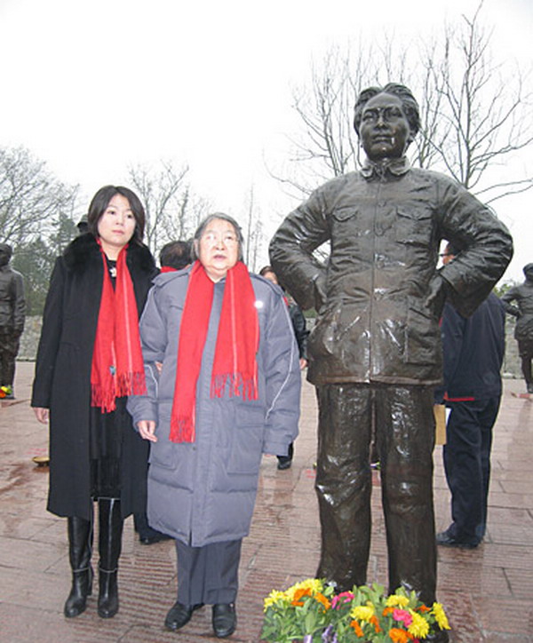 毛泽东之女李敏：非常朴素 贤惠温柔