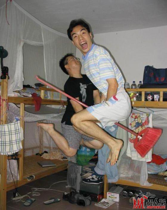 大学生无聊恶搞图片
