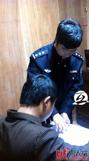 一男子公交针扎女性 只为对方注意自己
