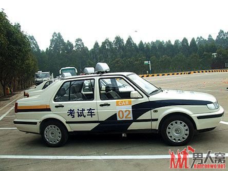 学员可以直接考驾照 公安部门称学车必须有教练