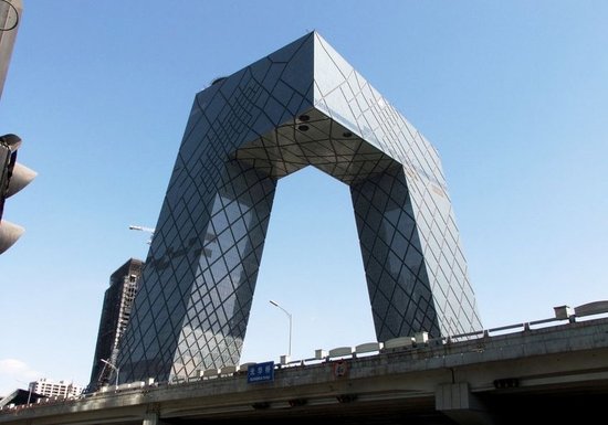 人民日报新大楼走红网络 网友称与央视大楼是绝配