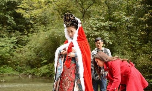 王昭君后裔出演昭君 网友称风尘味太重