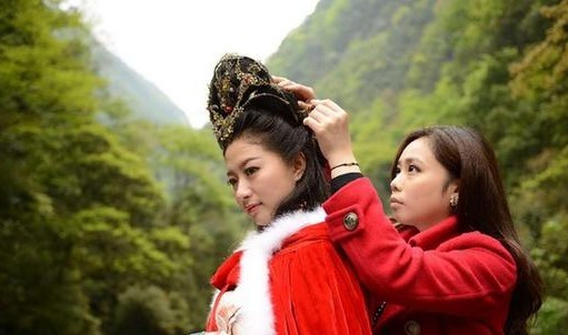 王昭君后裔出演昭君 网友称风尘味太重