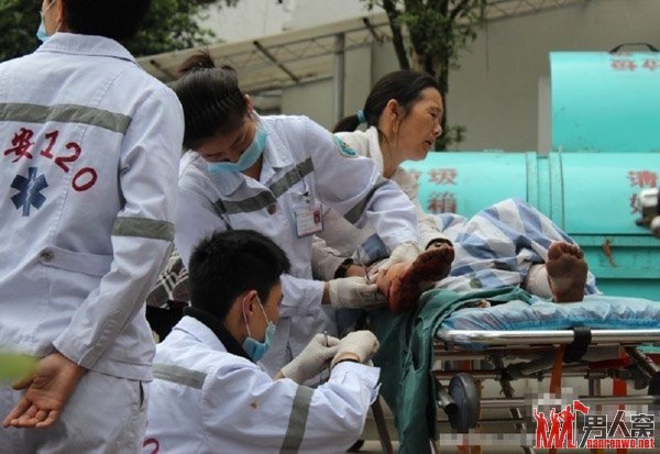救援医疗马上赶往现场