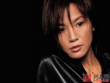 何韵诗宣传新专辑两岸忙 绯闻女友赴南京密会