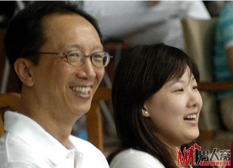 伏明霞回忆运动员生涯 学跳水是机缘巧合