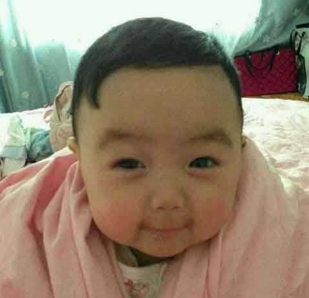 你看我们很搞笑 其实是那对二货父母的错