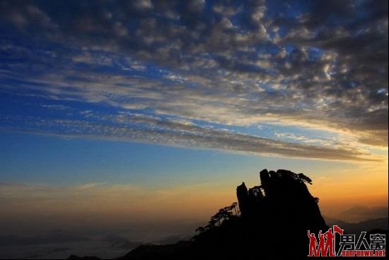 黄山彩霞云奇观